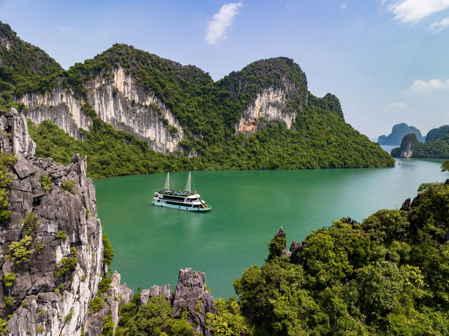 Day tour | Explore Ha Long on Sunlight Grand Cruise